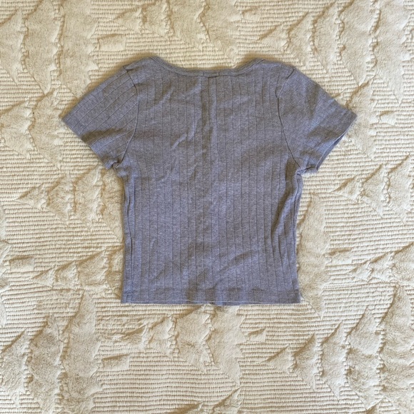 Brandy Melville Grey Button-Up zelly short sleeve Crop Top - Picture 5 of 6